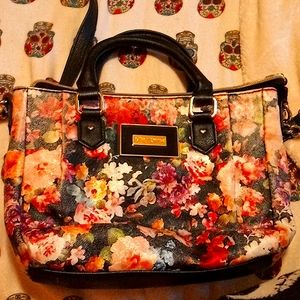 Betsey Johnson 💕 handbag with long removable shoulder chain strap
